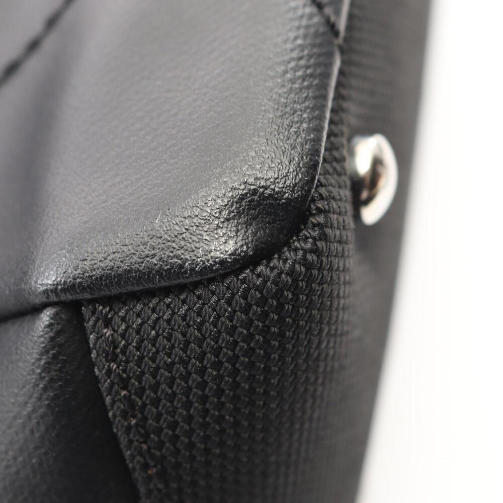 CHANEL Black Leather Tote Bag - Picture 7 of 8